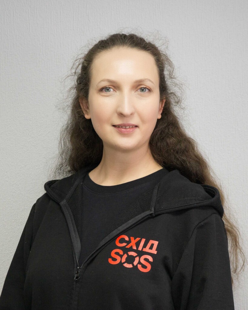 «Мені важливо, щоб молодь із ТОТ знала: в Україні про них пам’ятають і готові підтримати», – менеджерка освітніх програм БФ «Схід SOS» | БФ «Схід SOS», картинка №1
