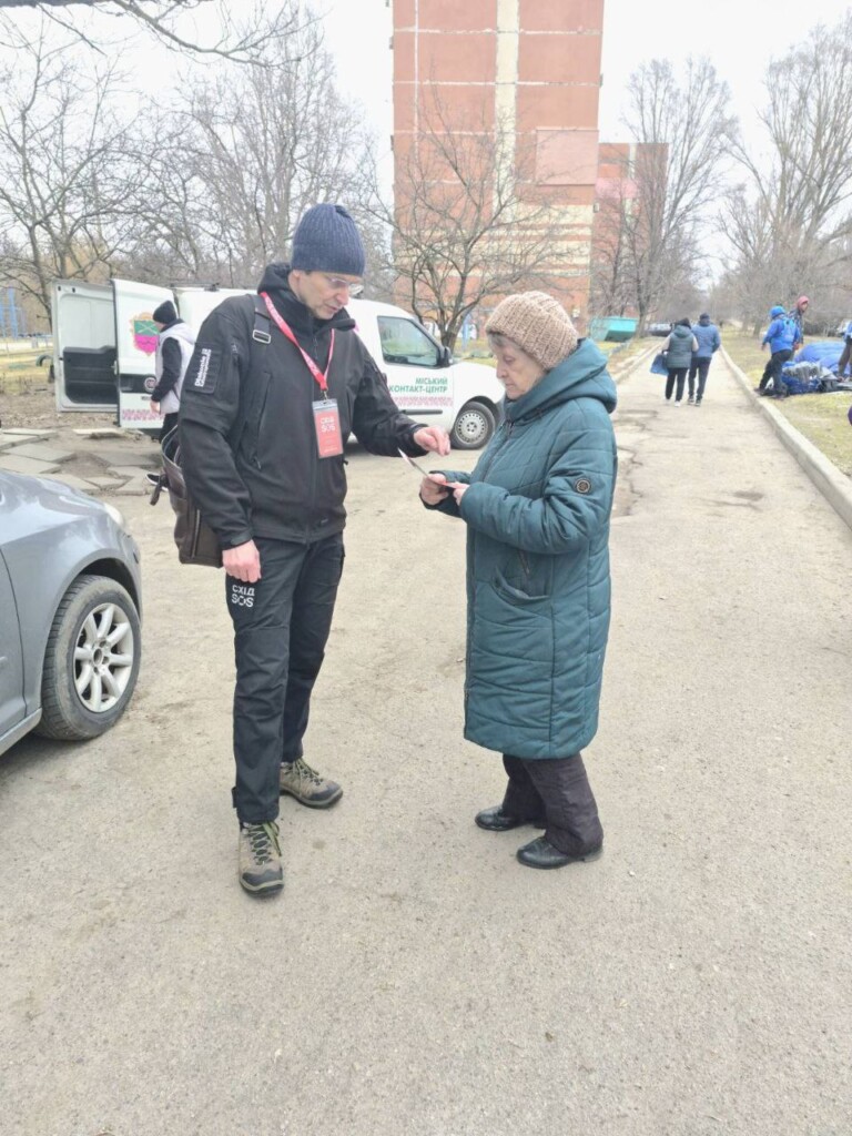 Регіональні команди БФ «Схід SOS» підтримали мешканців постраждалих будинків після російської атаки в Харкові, Запоріжжі та Миколаєві | БФ «Схід SOS», картинка №5