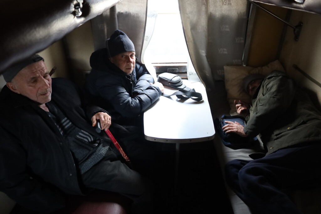 East SOS, in cooperation with the Ministry of Social Policy of Ukraine, has facilitated access to long-term nursing care services for 16 evacuees | CF «East SOS», картинка №3