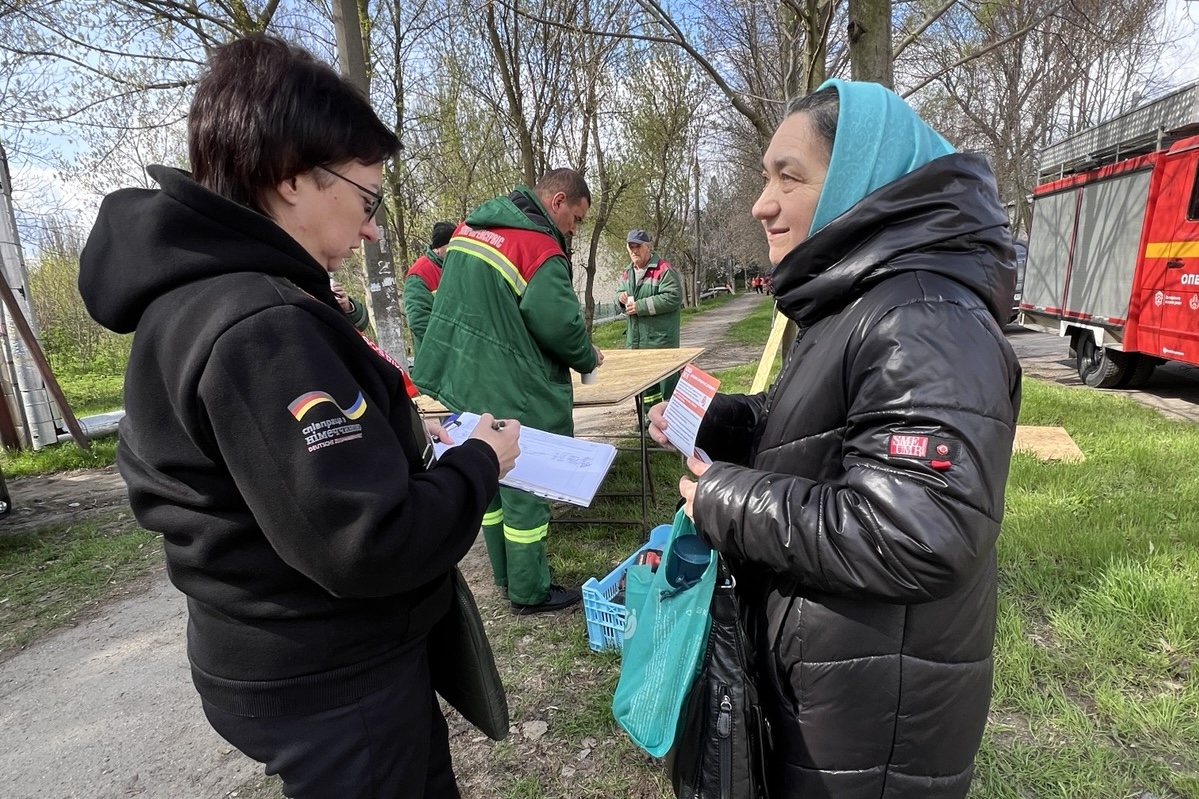 Команда БФ «Схід SOS» поруч із запоріжцями після ворожих обстрілів | БФ «Схід SOS», картинка №1