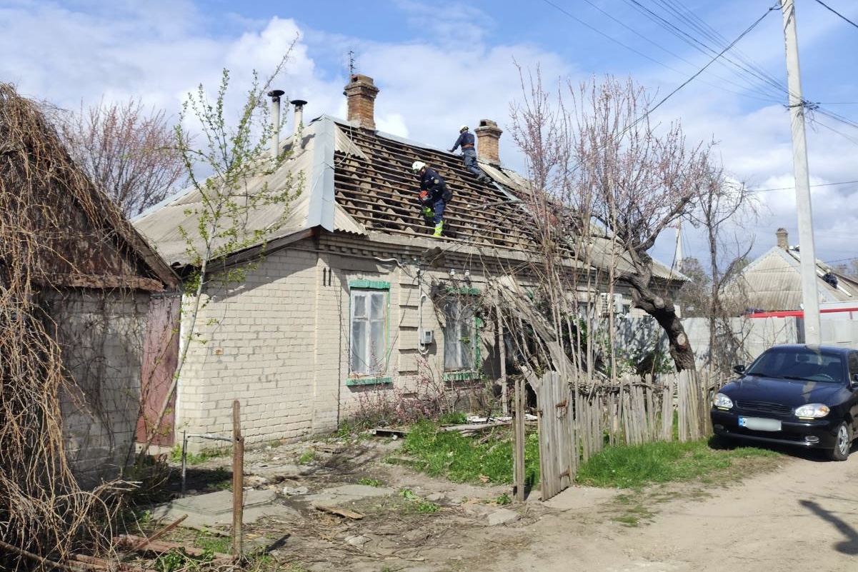 Команда БФ «Схід SOS» поруч із запоріжцями після ворожих обстрілів | БФ «Схід SOS», картинка №11