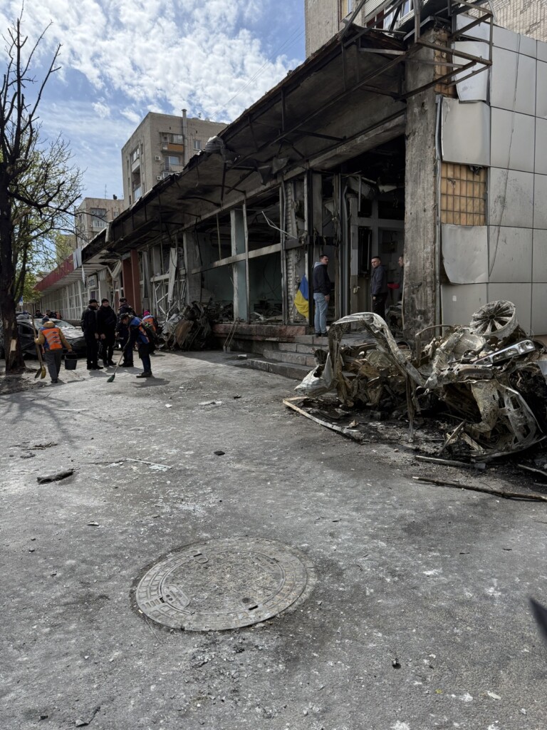 Команда БФ «Схід SOS» була поруч із постраждалими дніпрянами після ворожої атаки в ніч проти 23 квітня | БФ «Схід SOS», картинка №10