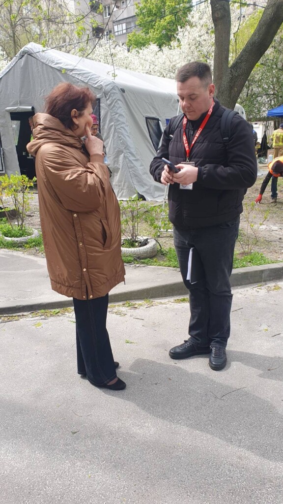 Команда БФ «Схід SOS» була поруч із постраждалими дніпрянами після ворожої атаки в ніч проти 23 квітня | БФ «Схід SOS», картинка №3