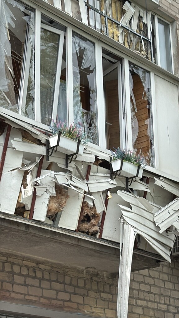 Команда БФ «Схід SOS» була поруч із постраждалими дніпрянами після ворожої атаки в ніч проти 23 квітня | БФ «Схід SOS», картинка №5