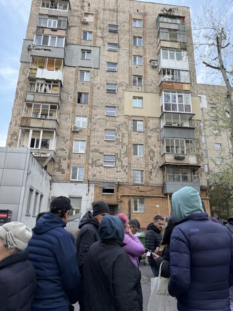 Команда БФ «Схід SOS» була поруч із постраждалими дніпрянами після ворожої атаки в ніч проти 23 квітня | БФ «Схід SOS», картинка №6