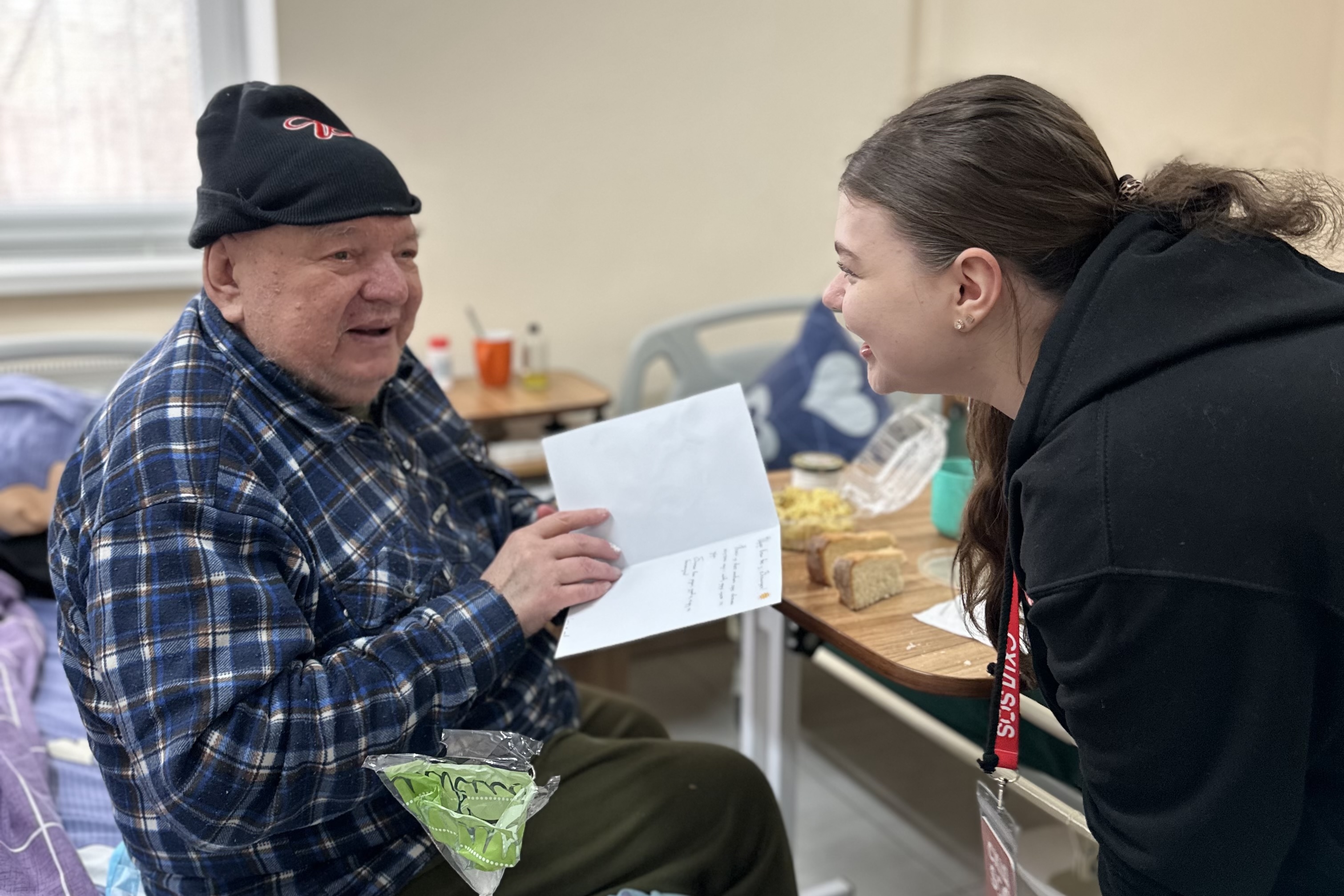 Команда БФ «Схід SOS» привітала 115 евакуйованих з прифронту у тимчасових прихистках Дніпра та Харкова | БФ «Схід SOS», картинка №9