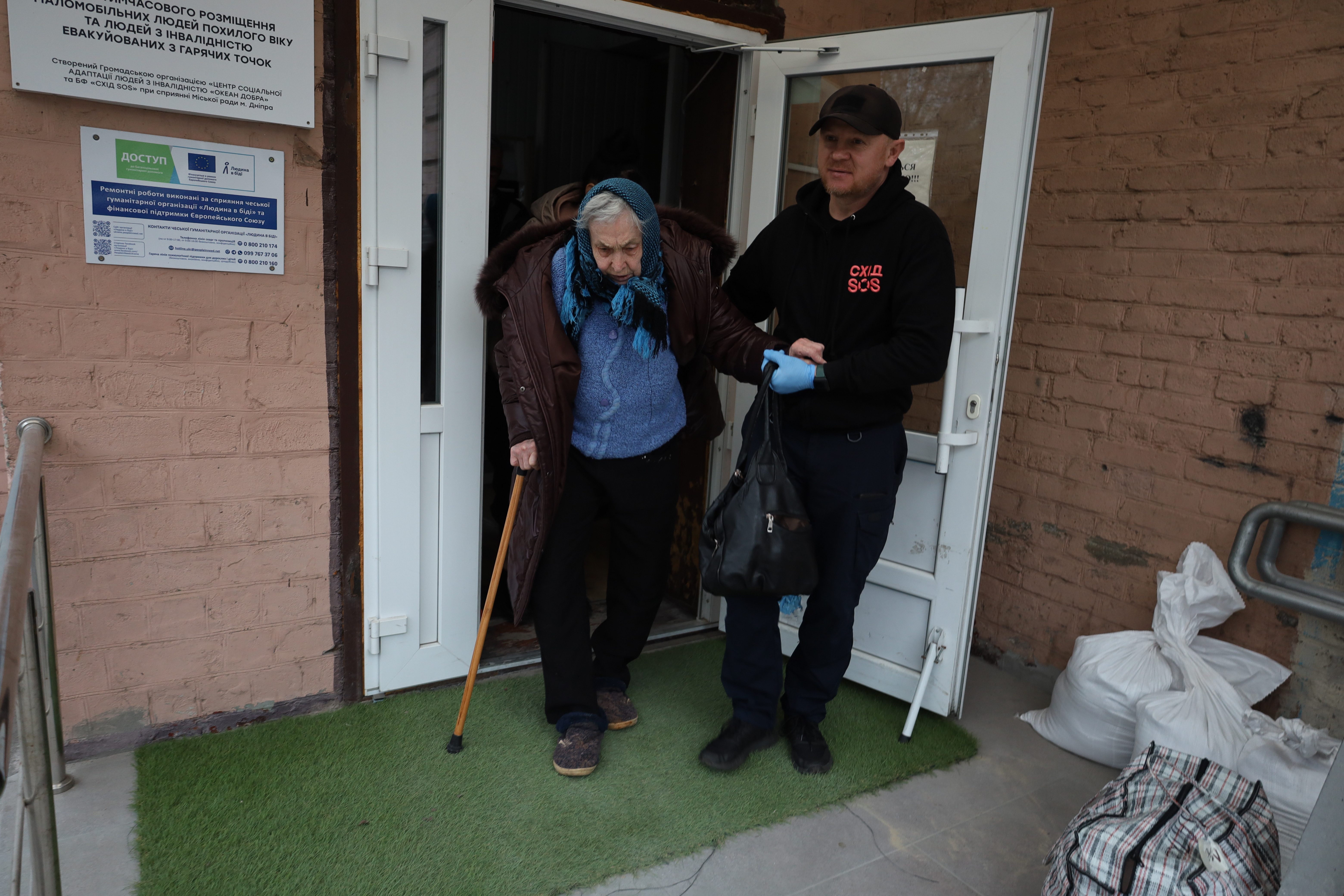 БФ «Схід SOS» разом із Мінсоцполітики забезпечили тимчасове розселення для 25 евакуйованих старшого віку | БФ «Схід SOS», картинка №7