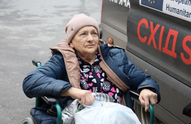 БФ «Схід SOS» разом із Мінсоцполітики забезпечили тимчасове розселення для 25 евакуйованих старшого віку