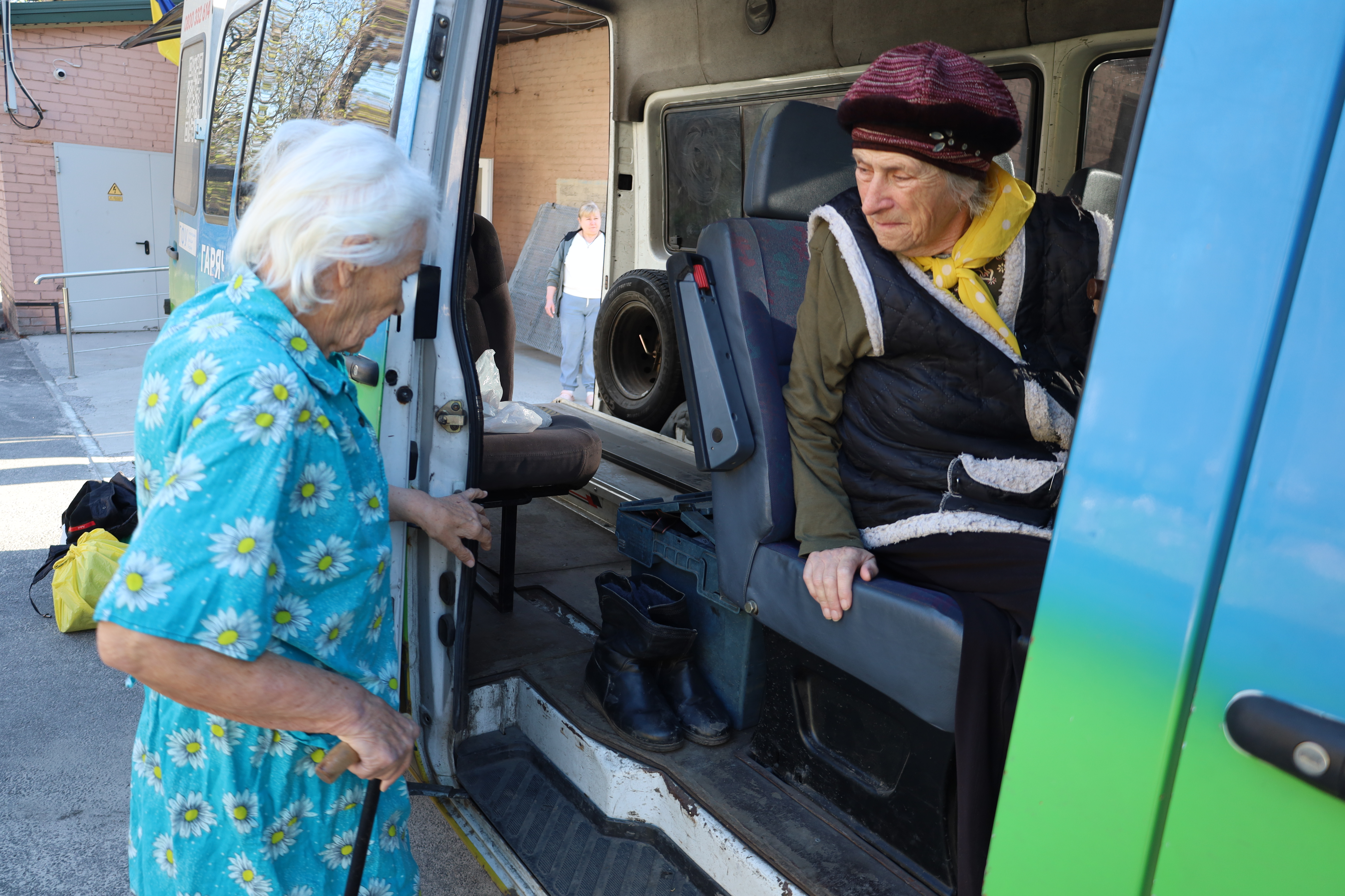 БФ «Схід SOS» разом із Мінсоцполітики забезпечили тимчасове розселення для 25 евакуйованих старшого віку | БФ «Схід SOS», картинка №12