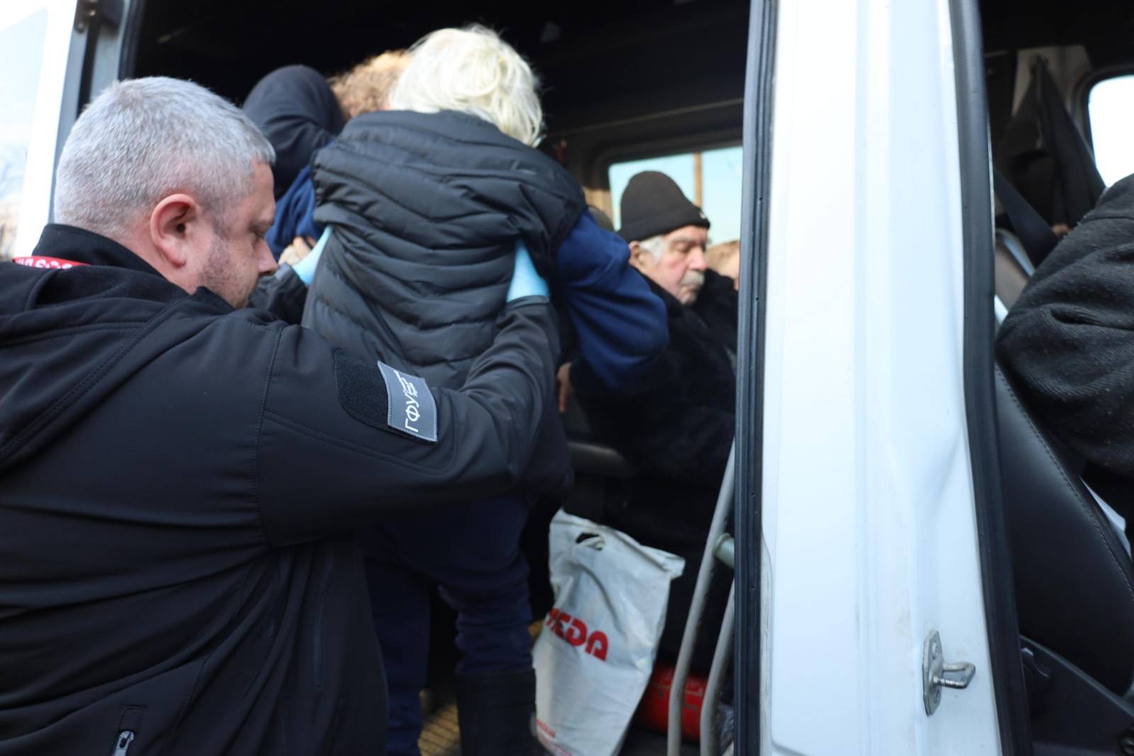 Підсумки березня: евакуація та логістичний супровід людей із прифронтових громад | БФ «Схід SOS», картинка №5