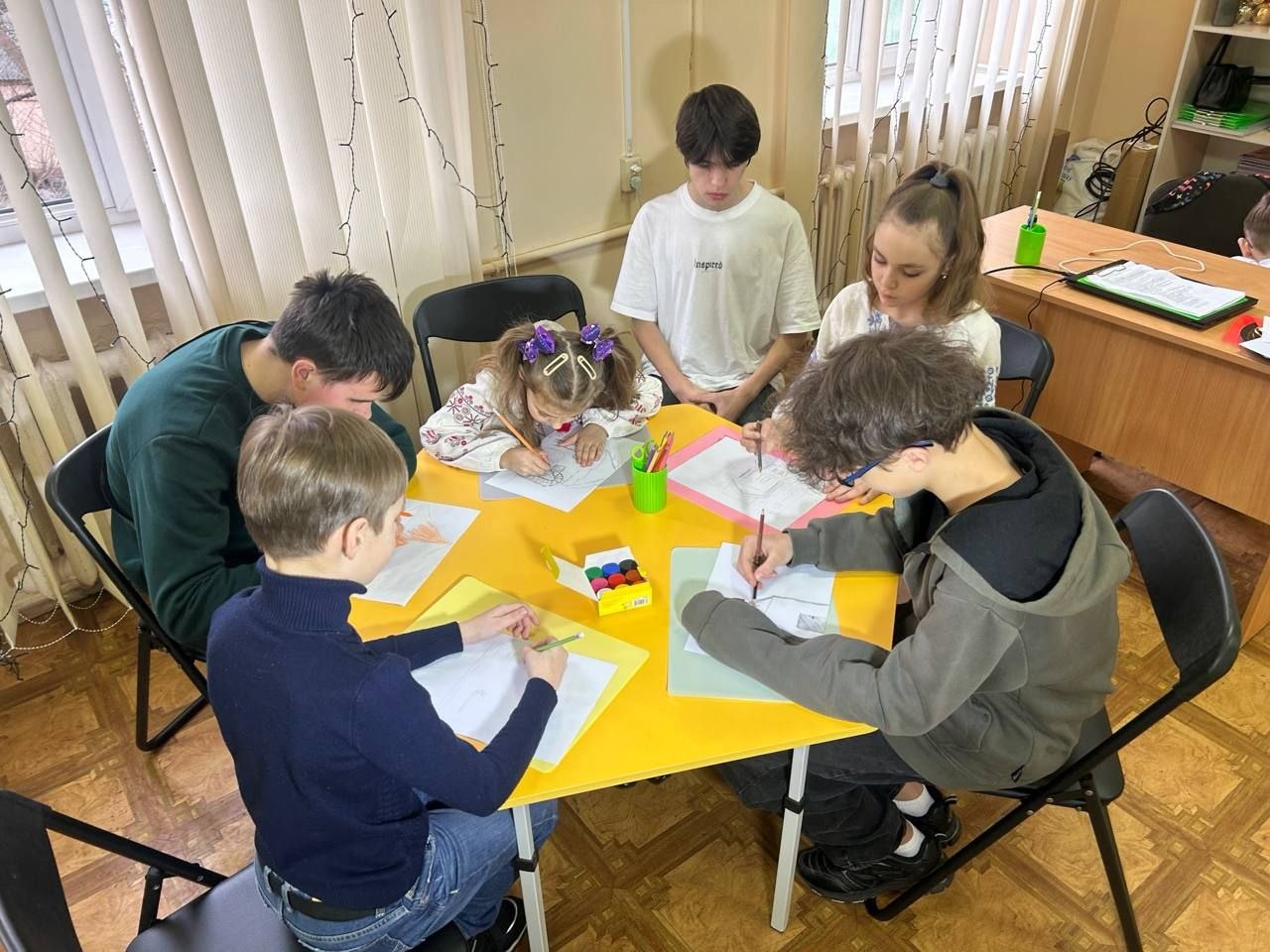 Від ідеї до дії: як релокована школа з Покровська створила простір підтримки для учнів у Дніпрі | БФ «Схід SOS», картинка №2