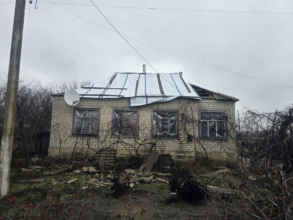 БФ «Схід SOS» допоміг відновити дім пані Марії після ворожого обстрілу Башилівки (Харківщина) | БФ «Схід SOS», картинка №10