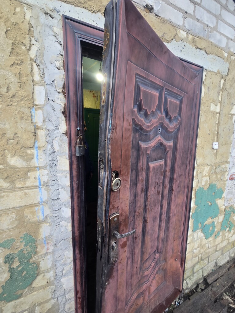 БФ «Схід SOS» допоміг відновити дім пані Марії після ворожого обстрілу Башилівки (Харківщина) | БФ «Схід SOS», картинка №1