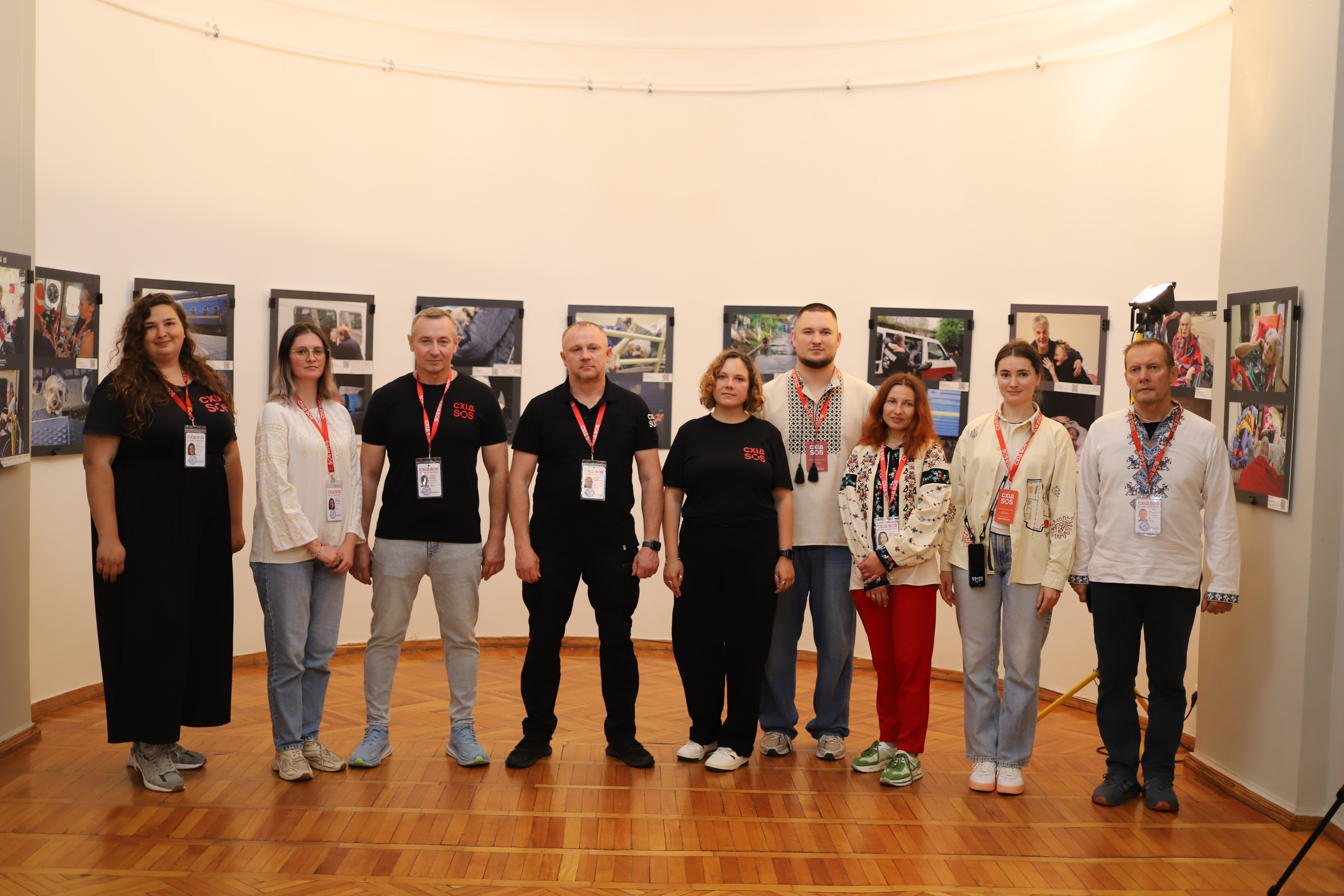 21 травня в Одесі БФ «Схід SOS» відкрив фотовиставку «Хроніки евакуації» | БФ «Схід SOS», картинка №1