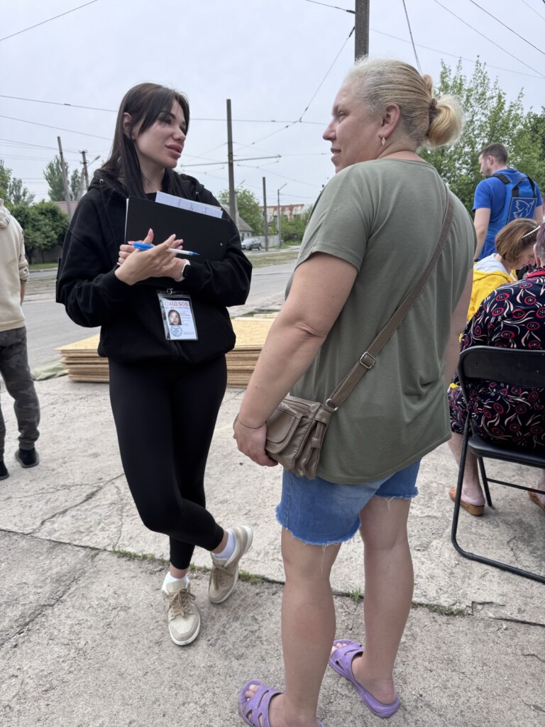 Команда БФ «Схід SOS» підтримала постраждалих мешканців Дніпра після російського обстрілу | БФ «Схід SOS», картинка №7