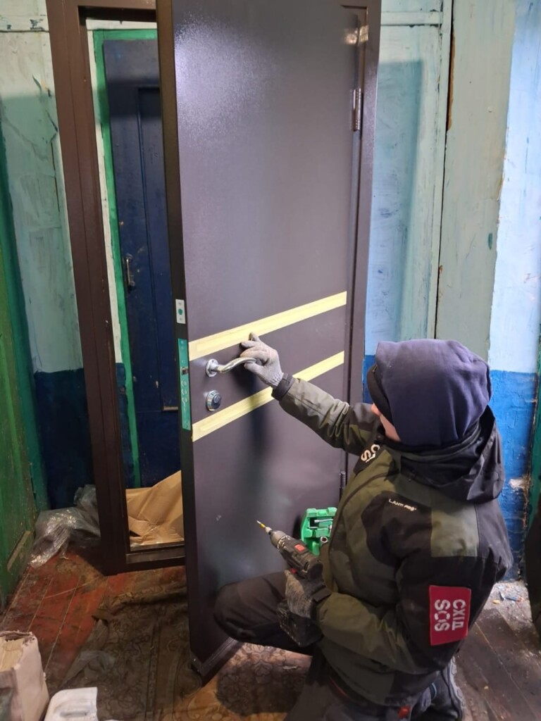 БФ «Схід SOS» допоміг відновити дім пані Марії після ворожого обстрілу Башилівки (Харківщина) | БФ «Схід SOS», картинка №4