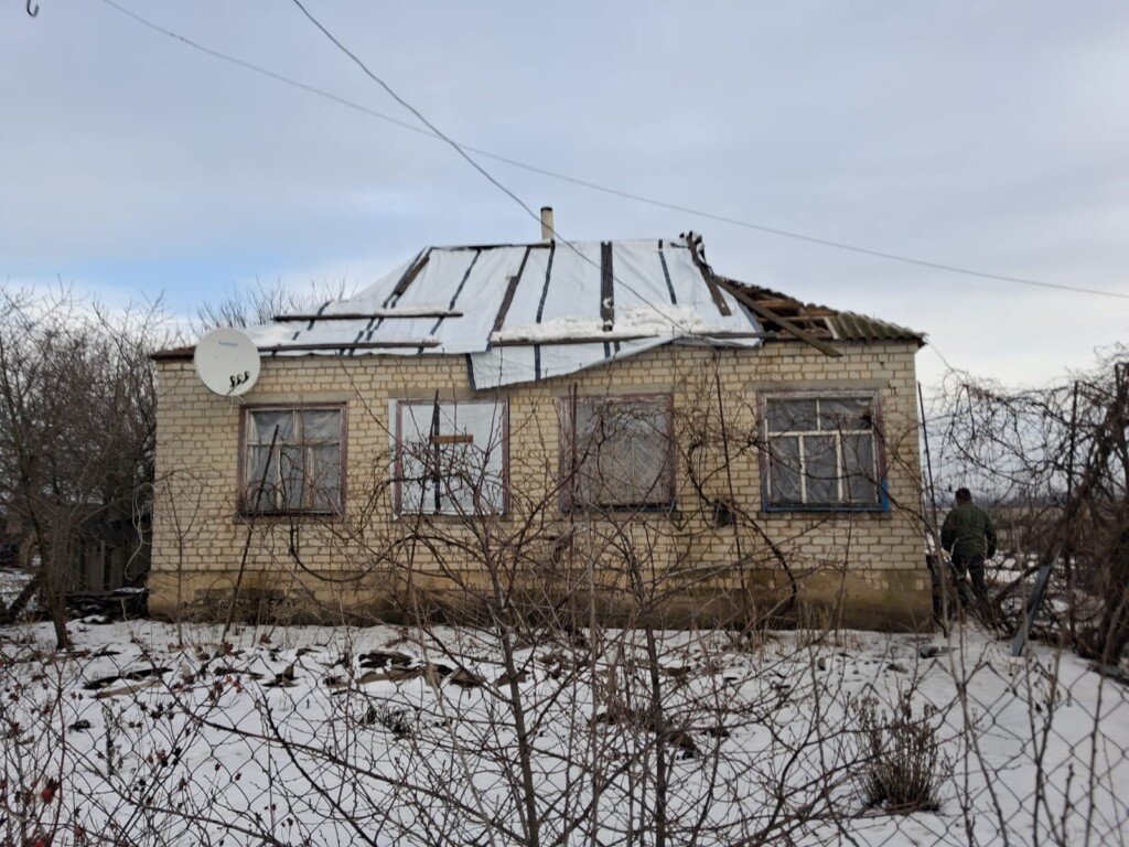 БФ «Схід SOS» допоміг відновити дім пані Марії після ворожого обстрілу Башилівки (Харківщина) | БФ «Схід SOS», картинка №11
