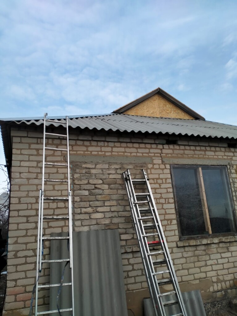 БФ «Схід SOS» допоміг відновити дім пані Марії після ворожого обстрілу Башилівки (Харківщина) | БФ «Схід SOS», картинка №9