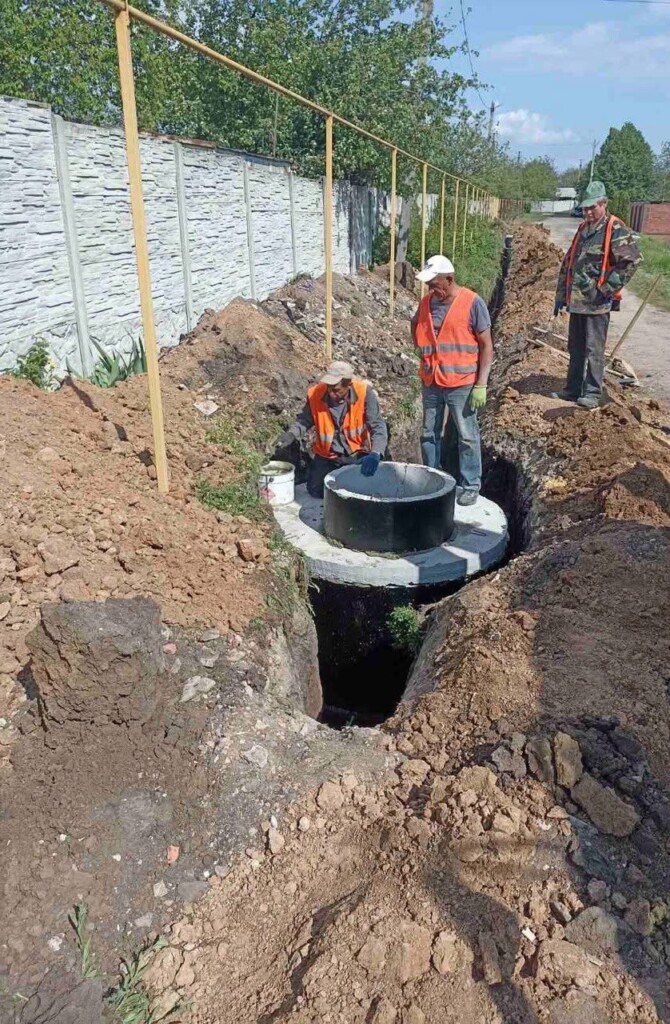 Команда Благодійного фонду «Схід SOS» завершила поточний ремонт водогону в селищі Докучаєвське на Харківщині | БФ «Схід SOS», картинка №6