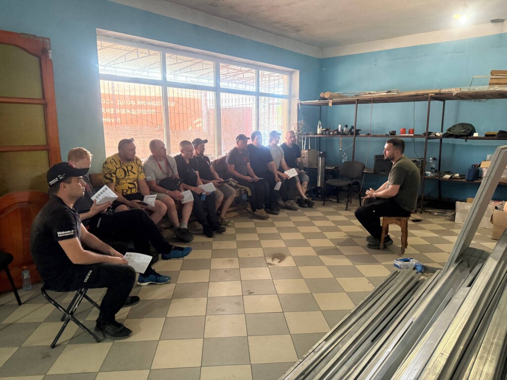 Регулярні тренінги як гарантія безпеки: команди БФ «Схід SOS» пройшли навчання з домедичної допомоги | БФ «Схід SOS», картинка №4