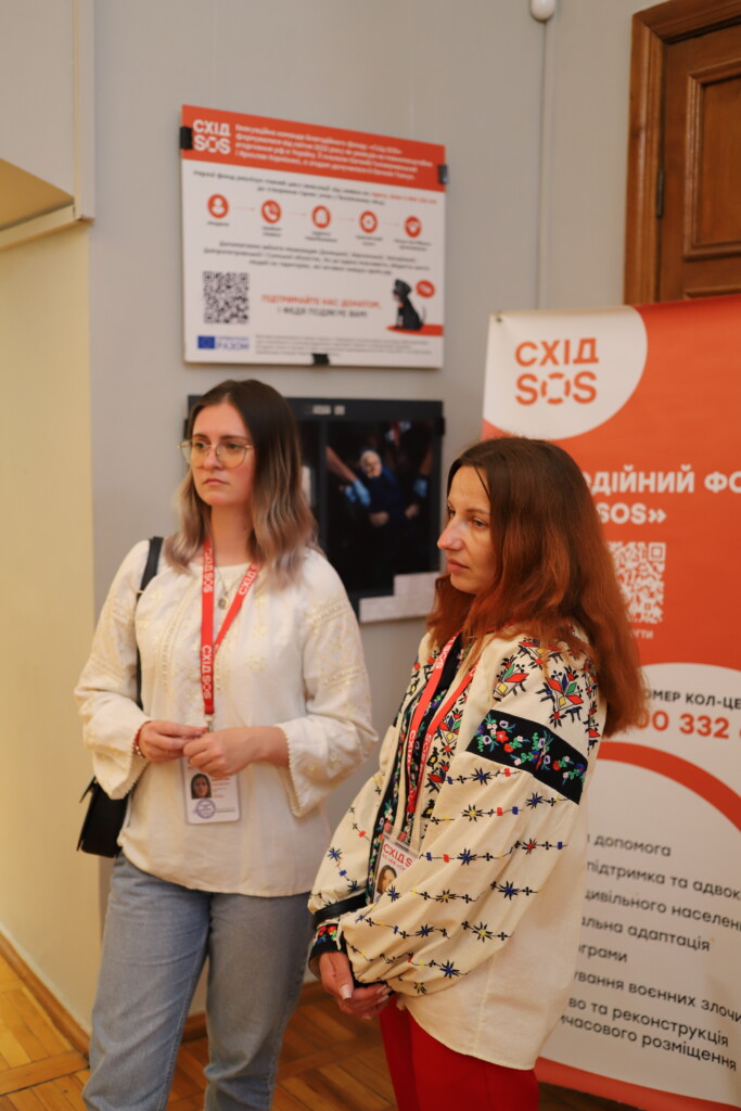 Евакуація триває щодня: понад 200 людей відвідали фотовиставку «Хроніки евакуації» від БФ «Схід SOS» в Одесі | БФ «Схід SOS», картинка №4
