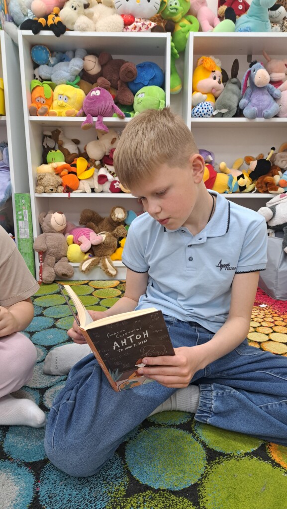 Ще один спосіб бути поруч: дякуємо «Видавництву Старого Лева» за книжки для евакуйованих із прифронту | БФ «Схід SOS», картинка №8