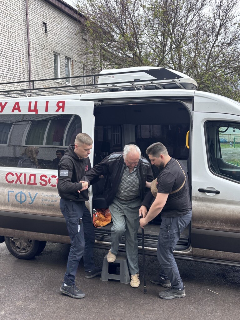 «Гуманітарна ситуація погіршується, а логістичні шляхи під прицілом ворожих дронів», – евакуаційник БФ «Схід SOS» Роман Бугайов. | БФ «Схід SOS», картинка №1