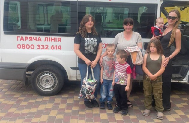 Від порятунку до нового дому: команда БФ «Схід SOS» забезпечила повний цикл евакуації для родини із прифронтової Синельниківщини