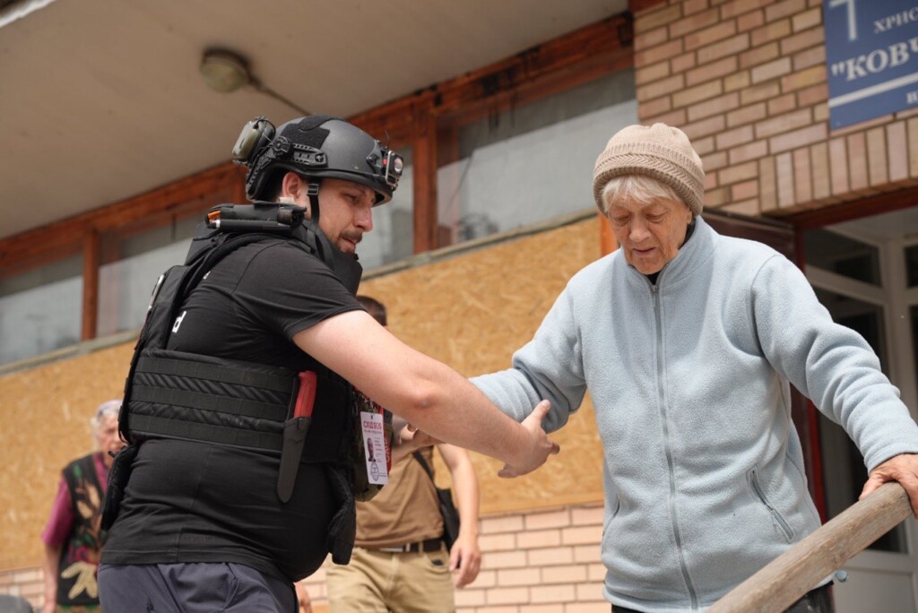 U.S. Journalist Documents How East SOS Evacuates People with Disabilities from Kramatorsk | CF «East SOS», картинка №2