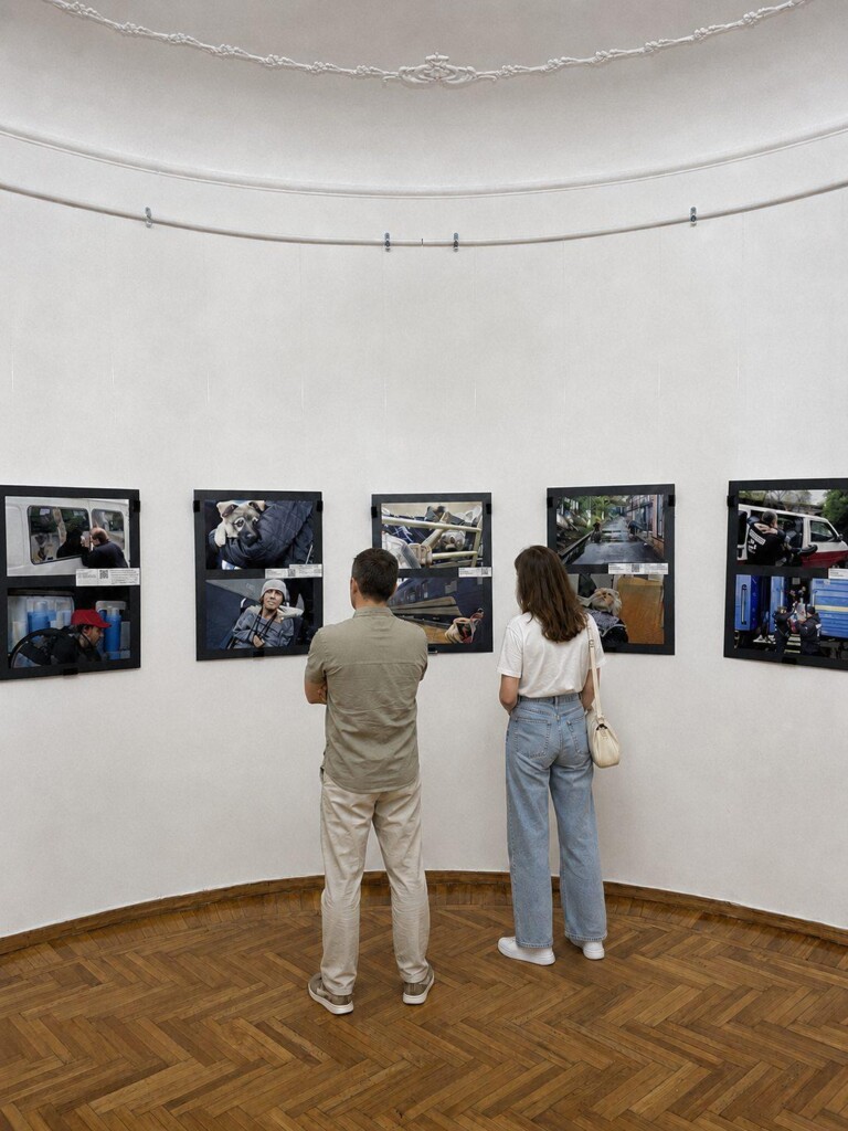 Евакуація триває щодня: понад 200 людей відвідали фотовиставку «Хроніки евакуації» від БФ «Схід SOS» в Одесі | БФ «Схід SOS», картинка №9