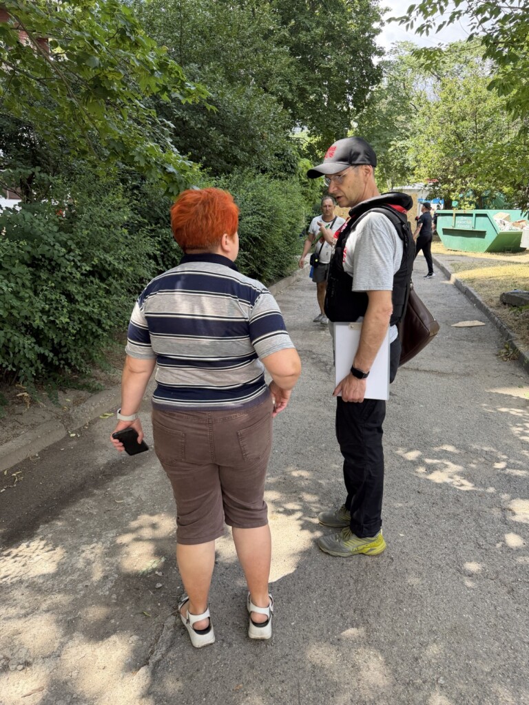 Після чергової російської атаки команда БФ «Схід SOS» підтримала жителів Запоріжжя | БФ «Схід SOS», картинка №4