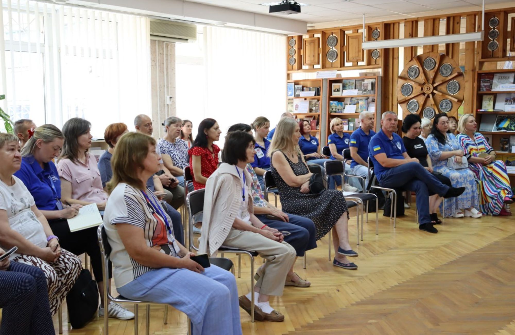 Понад 100 тисяч врятованих життів – у Миколаєві відкрили виставку «Хроніки евакуації» | БФ «Схід SOS», картинка №9
