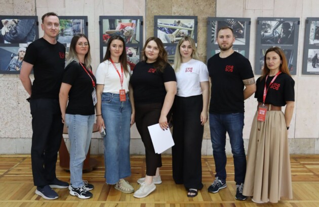 Понад 100 тисяч врятованих життів – у Миколаєві відкрили виставку «Хроніки евакуації»
