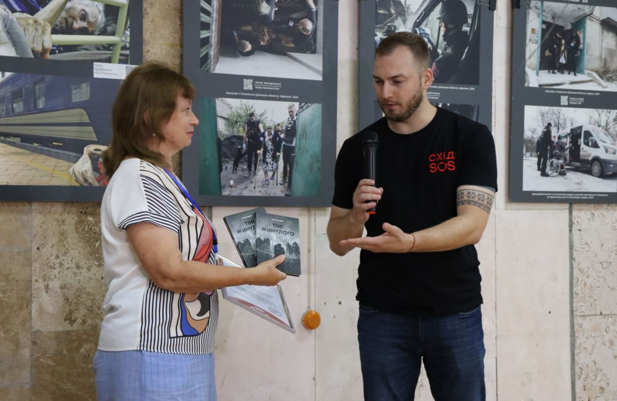Понад 100 тисяч врятованих життів – у Миколаєві відкрили виставку «Хроніки евакуації» | БФ «Схід SOS», картинка №3