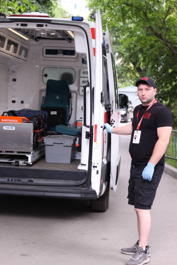 Логістика турботи БФ «Схід SOS»: нове авто швидкої допомоги посилило підтримку евакуйованих | БФ «Схід SOS», картинка №6