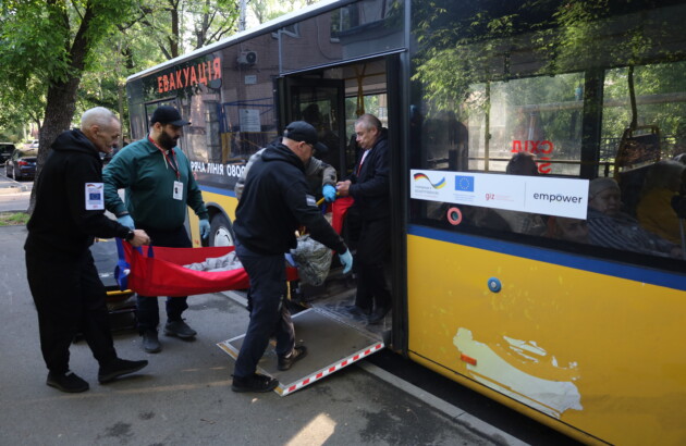 Дорога до нового дому: БФ «Схід SOS» забезпечив розселення та соціальне перевезення 15 евакуйованих із прифронту