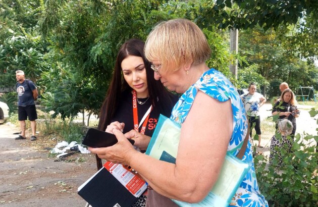 Поруч на місцях ворожих атак: регіональні команди БФ «Схід SOS» підтримали постраждалих у Запоріжжі та Павлограді