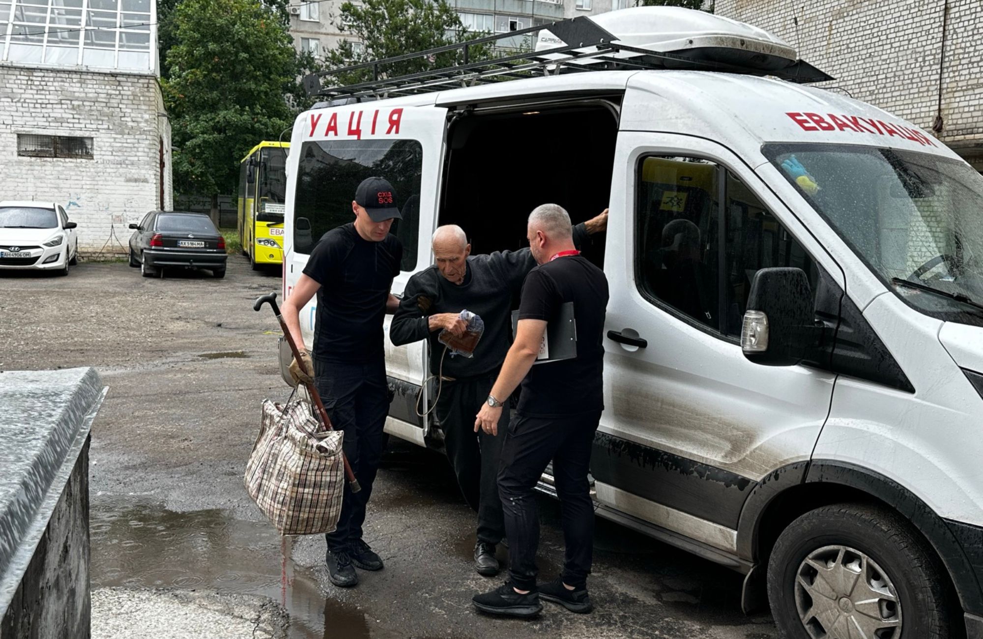 Справний транспорт – врятовані життя: БФ Київської школи економіки – KSE Foundation підтримує евакуаційні рейси команди БФ «Схід SOS» | БФ «Схід SOS», картинка №1