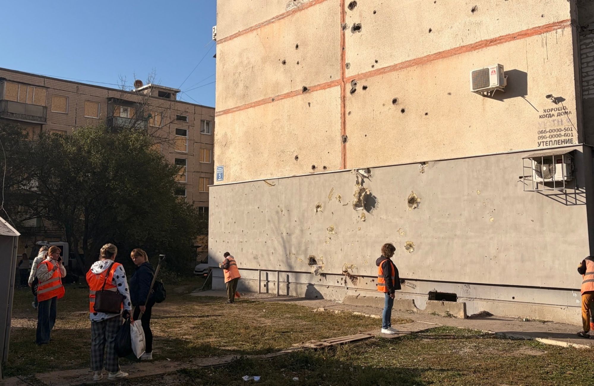 Серед постраждалих – ті, хто вже двічі пережив руйнування житла: команда БФ «Схід SOS» підтримала харків’ян після обстрілу КАБами | БФ «Схід SOS», картинка №8