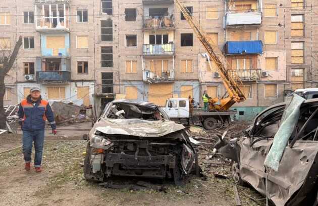 Серед постраждалих – ті, хто вже двічі пережив руйнування житла: команда БФ «Схід SOS» підтримала харків’ян після обстрілу КАБами