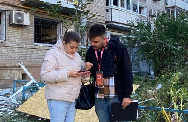 «Люди були у відчаї, адже навіть після переїзду знову опинилися в небезпеці»: команда БФ «Схід SOS» підтримала запорожців після ворожої атаки